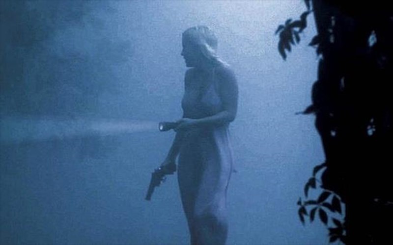 paramoneuontas-se-mia-agria-athina