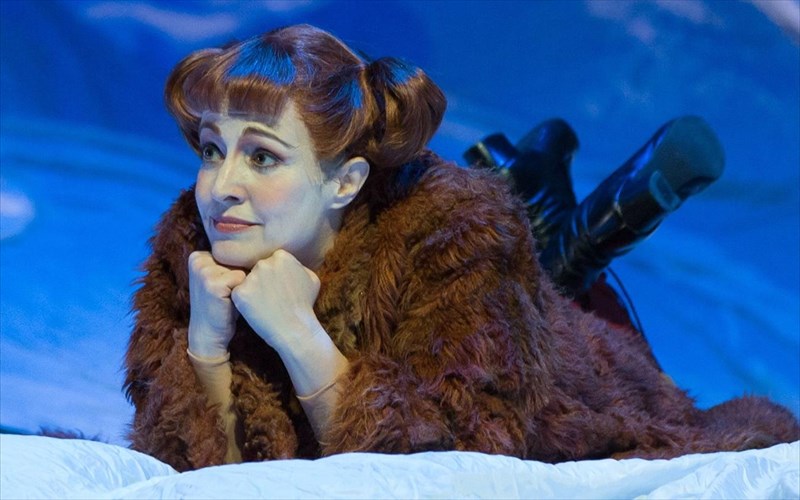 mina-poluxronou-i-opera-apeuthunetai-se-olous