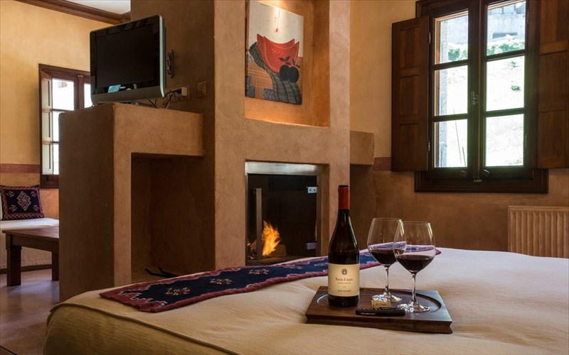 brabeutike-stin-oiniki-koultoura-to-katogi-aberof-sta-tourism-awards-2015