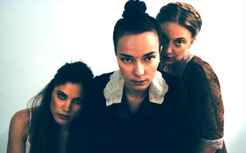 to-ax-ton-bijoux-de-kant-bgainei-se-mini-periodeia