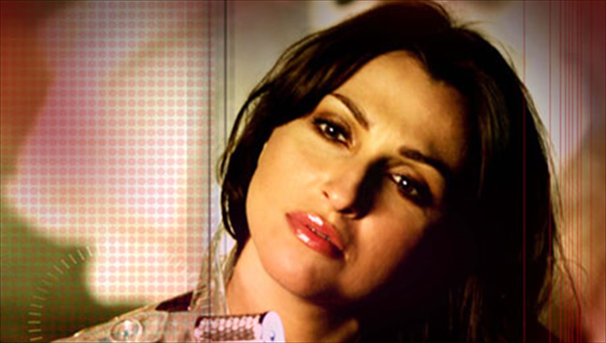 i-zoi-papadopoulou-anoigei-to-festibal-megarou-gkuzi