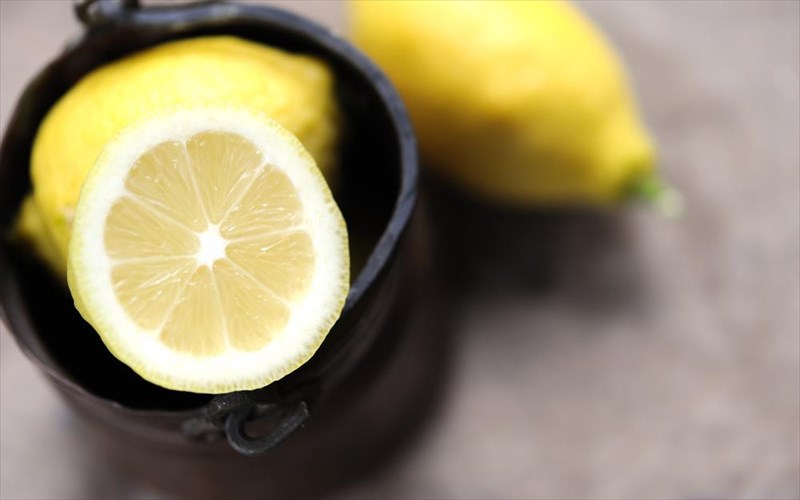 lemoni-kai-portokali-sto-fagito-poia-lathi-prepei-na-apofugete