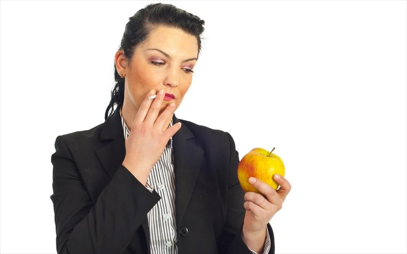 9-trofes-kai-ugra-pou-tha-sas-boithisoun-na-kopsete-to-kapnisma-trofes-kai-ugra-pou-tha-sas-boithisoun-na-kopsete-to-kapnisma