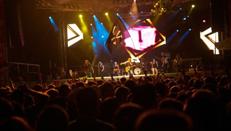 to-33o-river-party-stin-kastoria-ksekina