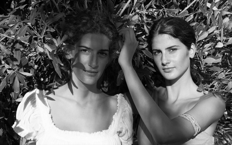 ellinopoula-kato-apo-ton-elliniko-ilio