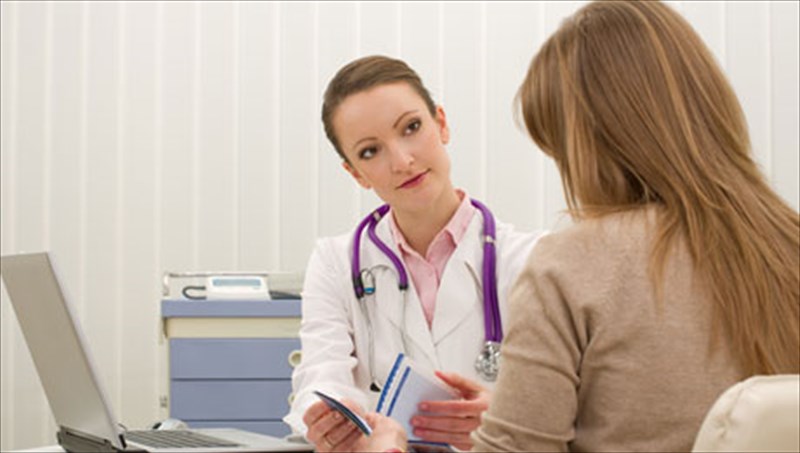 giati-oi-gunaikes-einai-pio-eualotes-meta-to-emfragma