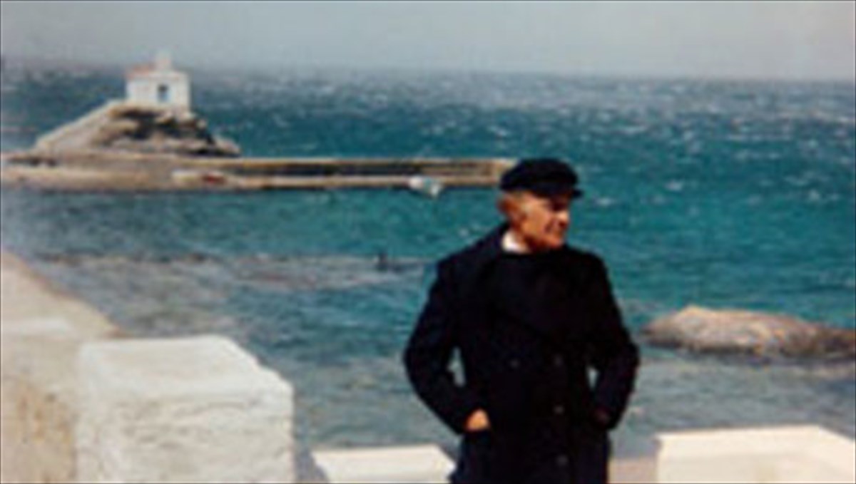 nees-ekdoseis-to-fthinoporo-gia-ton-odussea-eluti