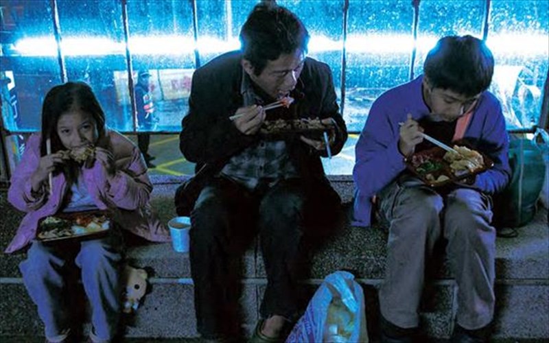 adespota-skulia-opos-leme-thlimmenoi-anthropoi