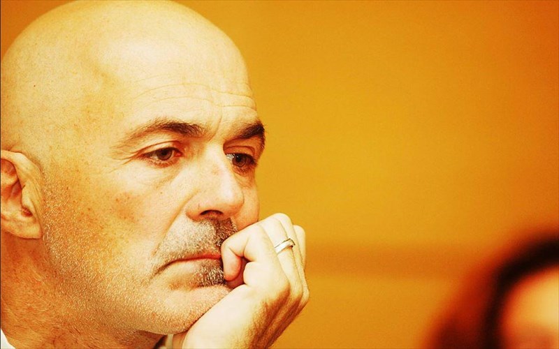 o-stathis-libathinos-neos-kallitexnikos-dieuthuntis-tou-ethnikou-theatrou