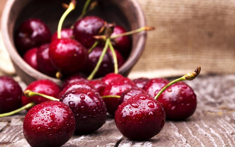 tokerasaki-stin-tourta-tis-diatrofis-mas