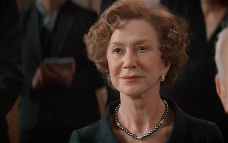 kritiki-tainias-gunaika-apo-xruso