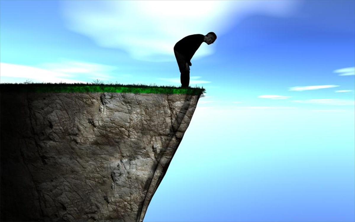 stin-akri-tou-kremou-2