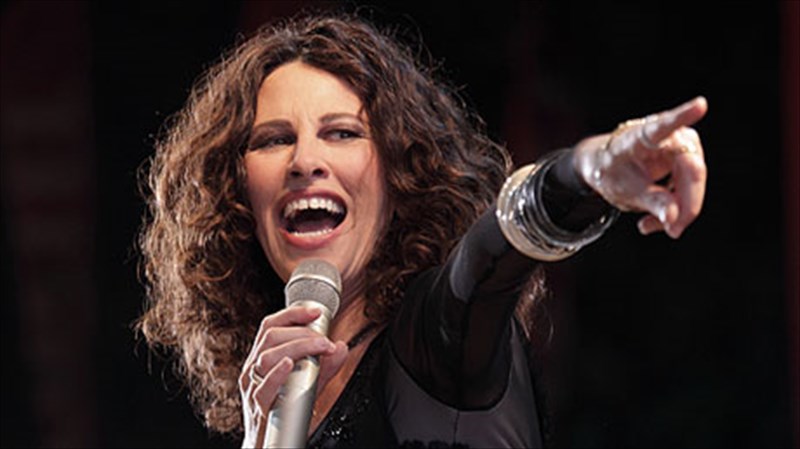 i-eleutheria-arbanitaki-sto-festibal-tis-sanis