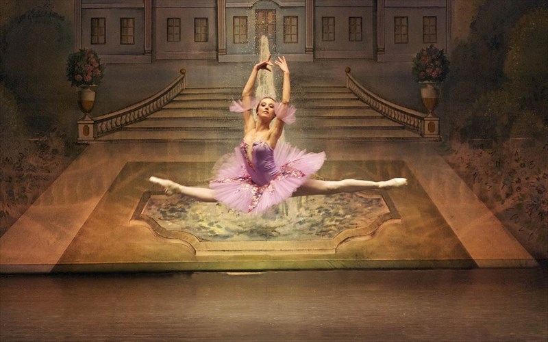 i-oraia-koimomeni-apo-to-royal-moscow-ballet-sto-badminton