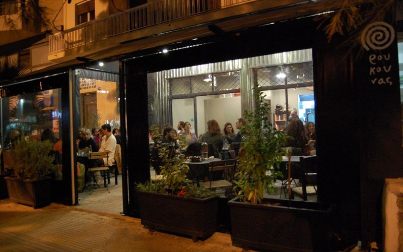 roukounas-mezedes-kai-rakokatastasi-sta-ano-patisia