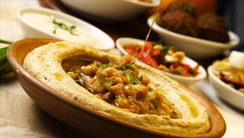 xoumous-mia-ugieini-protasi-apo-tin-anatoli