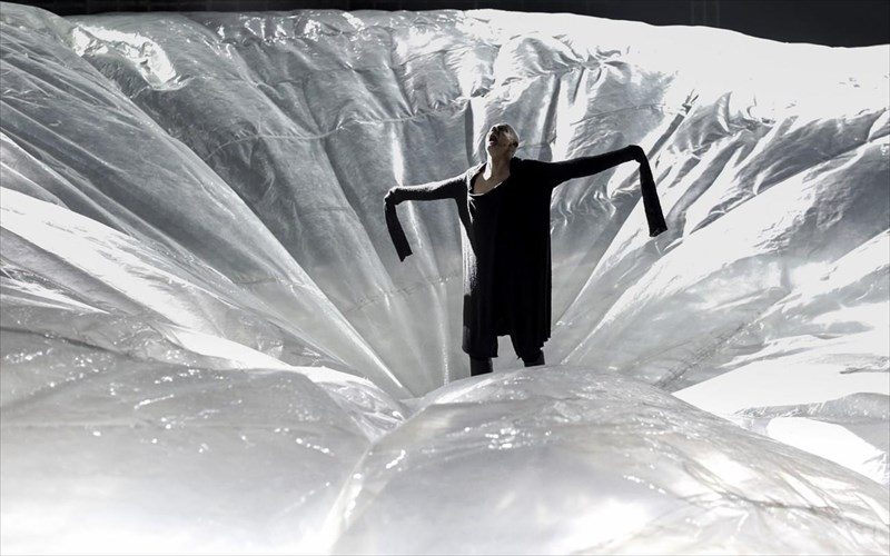 o-basilias-lir-kritiki-theatrou