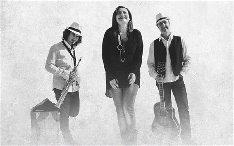 mousiki-periplanisi-me-ti-xristina-gkolia-sto-Jazz-point