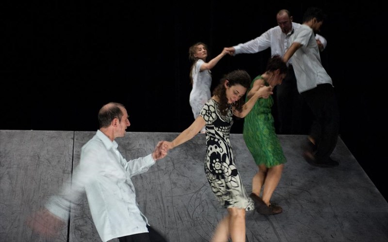 o-xoros-kerdizei-tis-entuposeis-sto-festibal-athinon