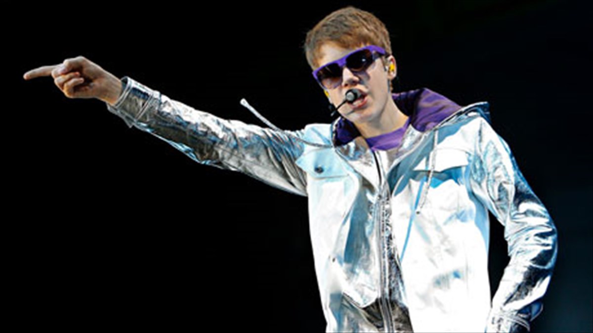 Justin-bieber-kai-selena-gomez-apo-mproutzo