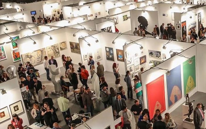 i-athina-se-ruthmous-art-sto-eikastiko-gegonos-tis-xronias