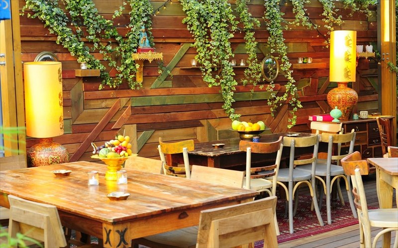 buba-stin-kifisia-fusaei-aeras-tailandis