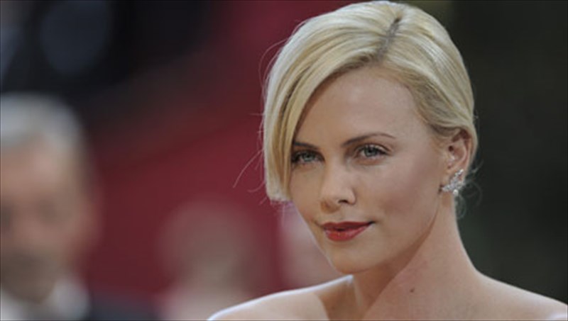 who-is-who-sarliz-theron