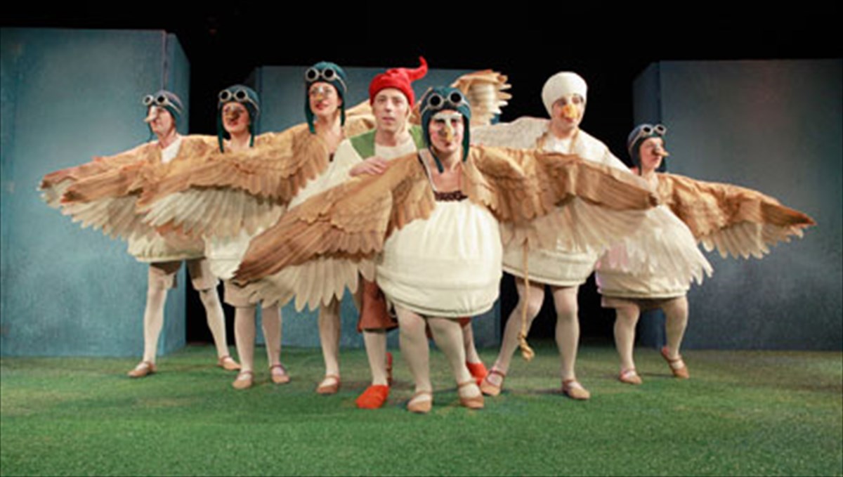 oikologiko-paramuthi-apo-ti-souidia-gia-lilipouteious-theates