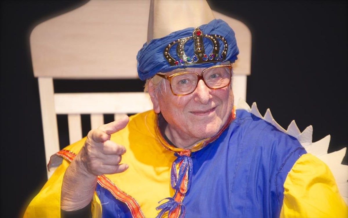 enas-stroggulokefalos-sti-xora-ton-muterokefalon