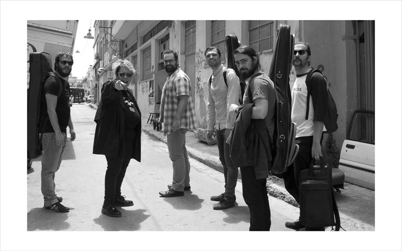 mia-prosopiki-afigisi-tis-dimitras-galani-sti-limni-bouliagmenis