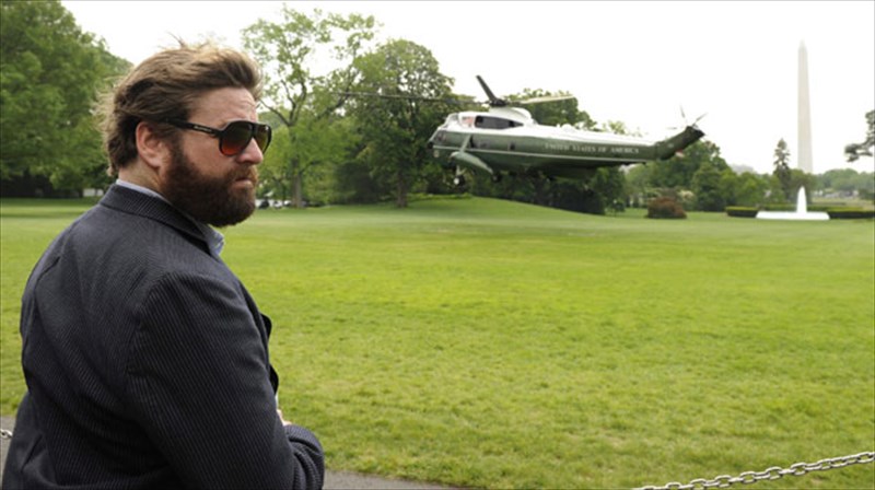 o-zak-galufianakis-se-nea-epeisodia-geliou