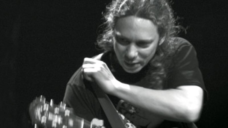 o-alkinoos-ioannidis-gia-mia-bradia-sti-thessaloniki