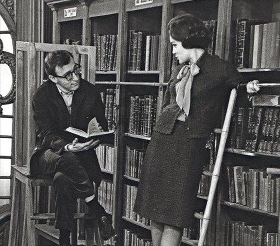 i-filosofia-einai-ena-apo-ta-ergaleia-tis-noisis