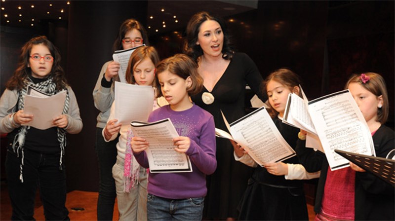 muitheite-sta-mustika-tis-operas