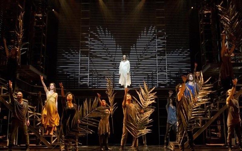 akurosi-parastaseon-gia-to-Jesus-christ-superstar