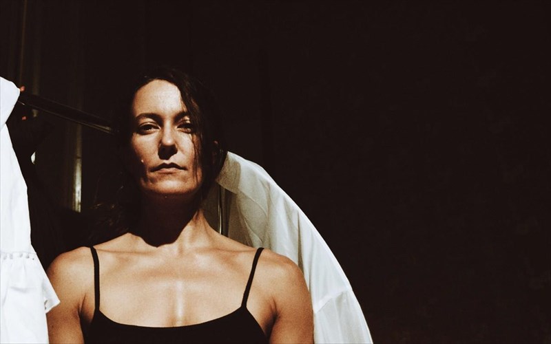 enas-asunithistos-erotokritos-bgainei-se-periodeia