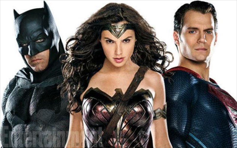 batman-enantion-superman-oi-protes-eikones