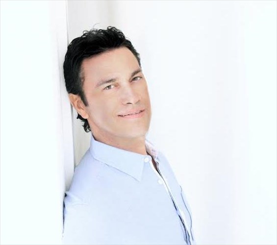 o-marios-fragkoulis-sto-beakeio-theatro-stis-8-iouliou-iouliou