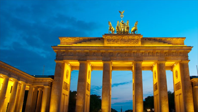 biblia-me-elliniko-kai-germaniko-endiaferon-sto-berolino