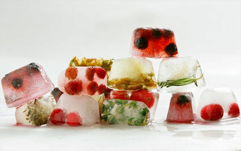 me-ti-allo-ektos-apo-nero-mporeite-na-gemisete-tis-pagokustes-sas