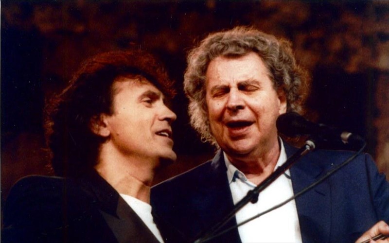 o-mikis-theodorakis-mila-gia-ti-sunaulia-pros-timin-tou-sto-irodeio