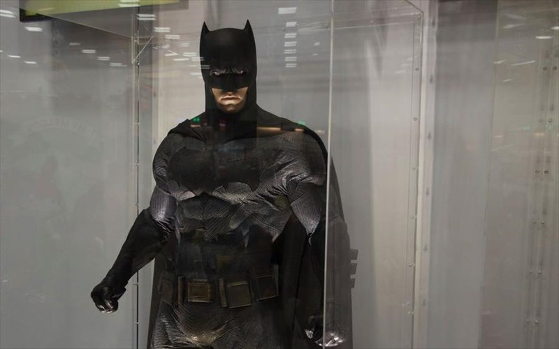 comic-con-o-skoteinos-batman-kaita-takounia-tis-wonder-woman-skoteinos-batman-kaita-takounia-tis-wonder-woman