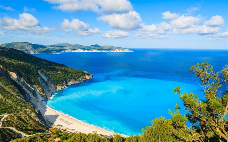 4-ellinikes-paralies-anamesa-stis-kaluteres-tis-europis-ellinikes-paralies-anamesa-stis-kaluteres-tis-europis