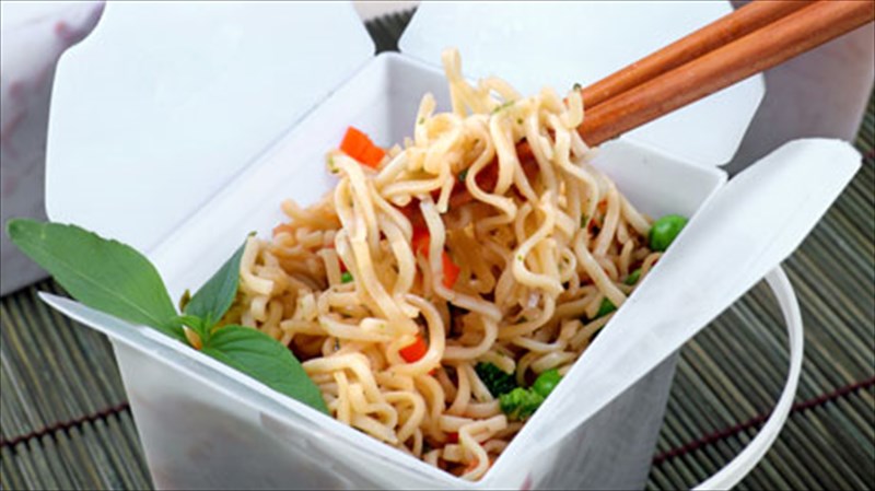 periigisi-se-ena-mouseio-gia-noodles