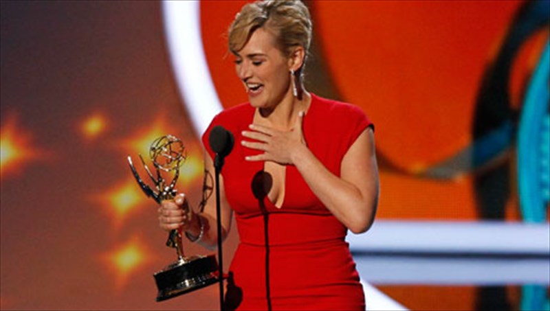 brabeia-emmy-lamperes-parousies-kai-ixires-apousies