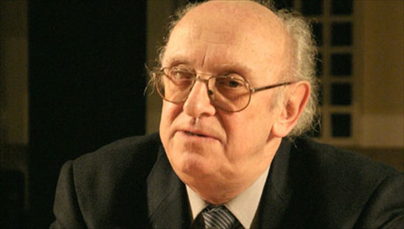 neoi-epainoi-apo-to-eksoteriko-gia-ton-petro-markari