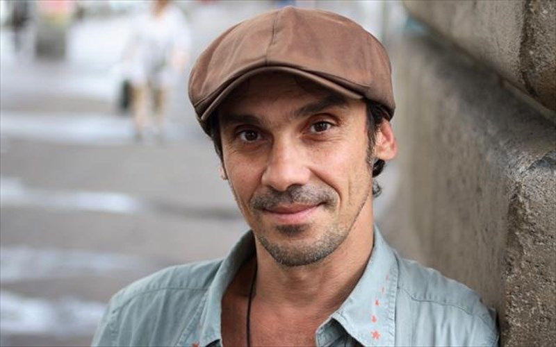 o-manu-chao-ton-anatropon-sta-20a-genethlia-tou-rockwave