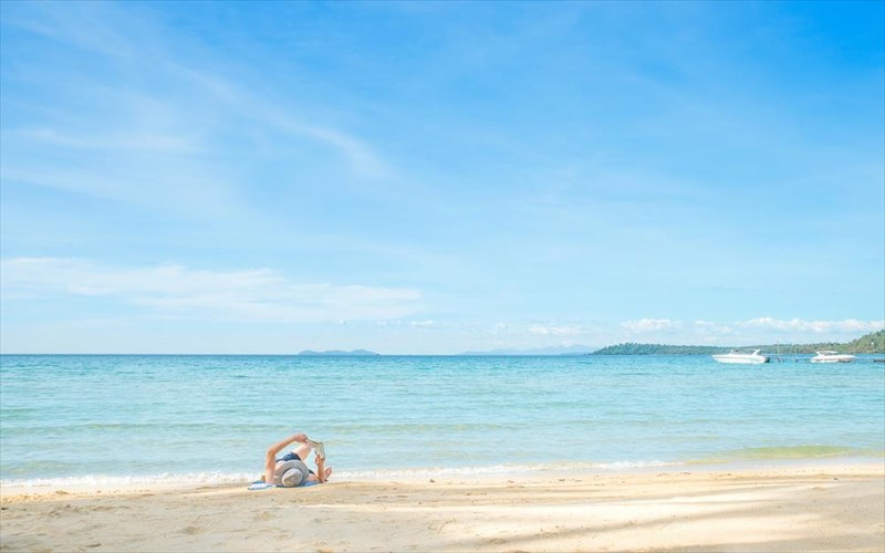 tesseris-gunaikes-tessera-nea-biblia-gia-to-kalokairi