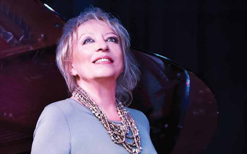 h-aleka-kanellidou-kanei-ena-taksidi-sto-oneiro-me-nea-imerominia