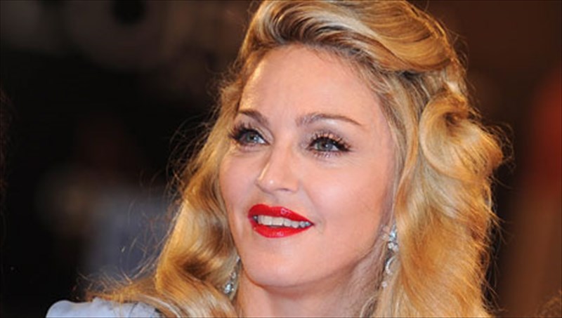 h-mantona-psalidizei-ti-nea-tis-tainia